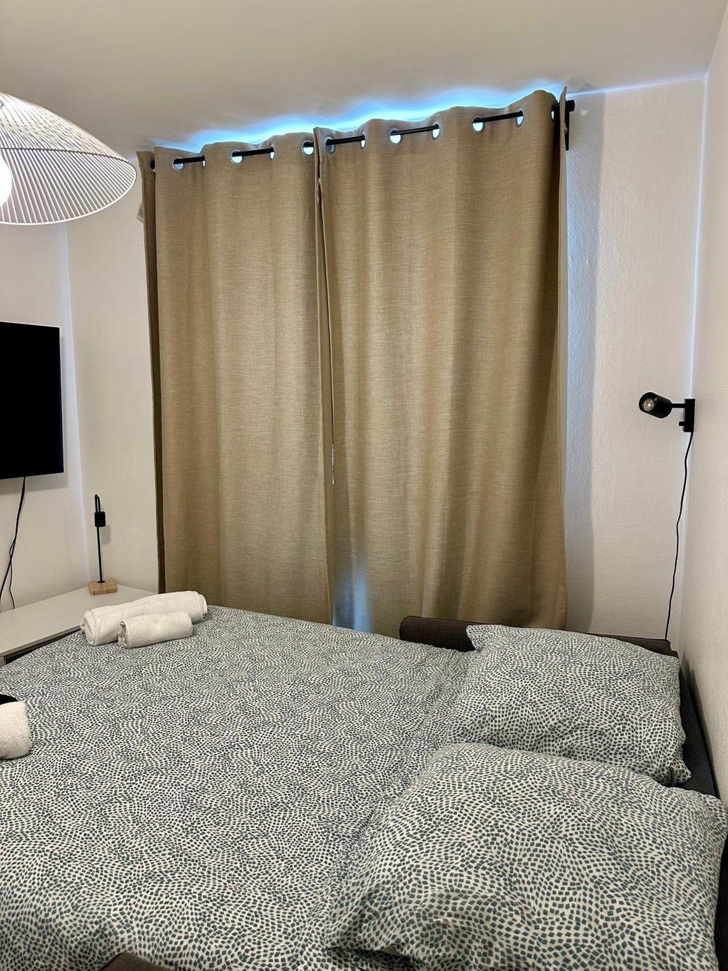 Moderne Et Lumineux Lägenhet Asnières Exteriör bild